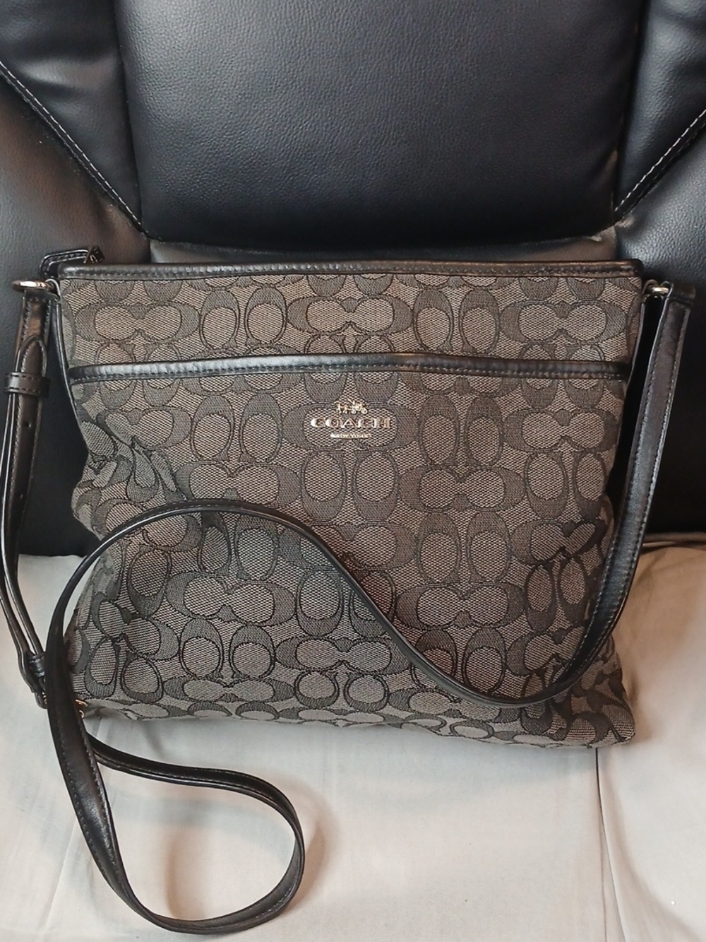 Coach Signature Canvas Crossbody Bag in Grey/Black
